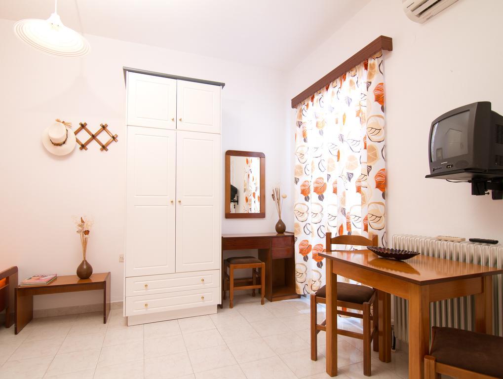 Evergreen Apartments Агиос Гордиос Стая снимка