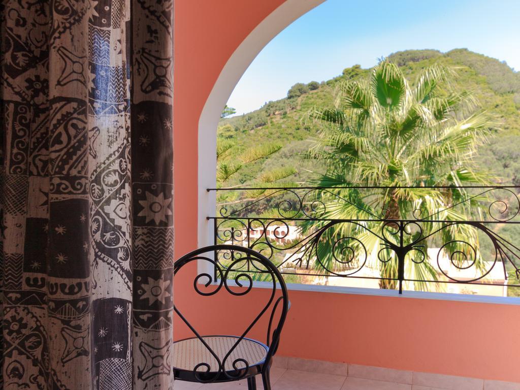 Evergreen Apartments Агиос Гордиос Стая снимка