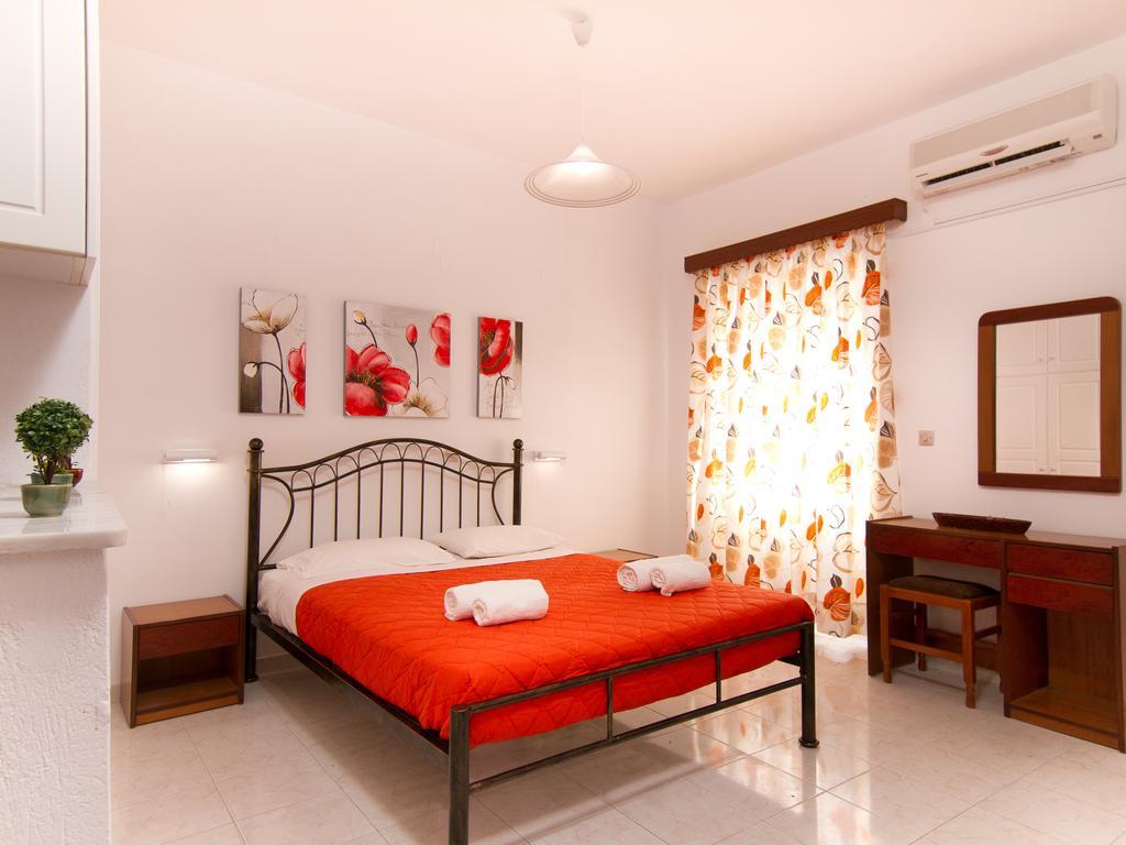 Evergreen Apartments Агиос Гордиос Стая снимка