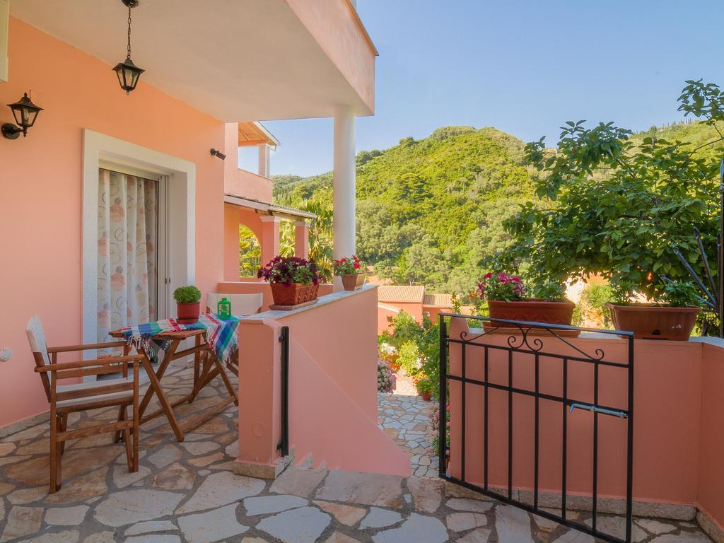Evergreen Apartments Агиос Гордиос Стая снимка