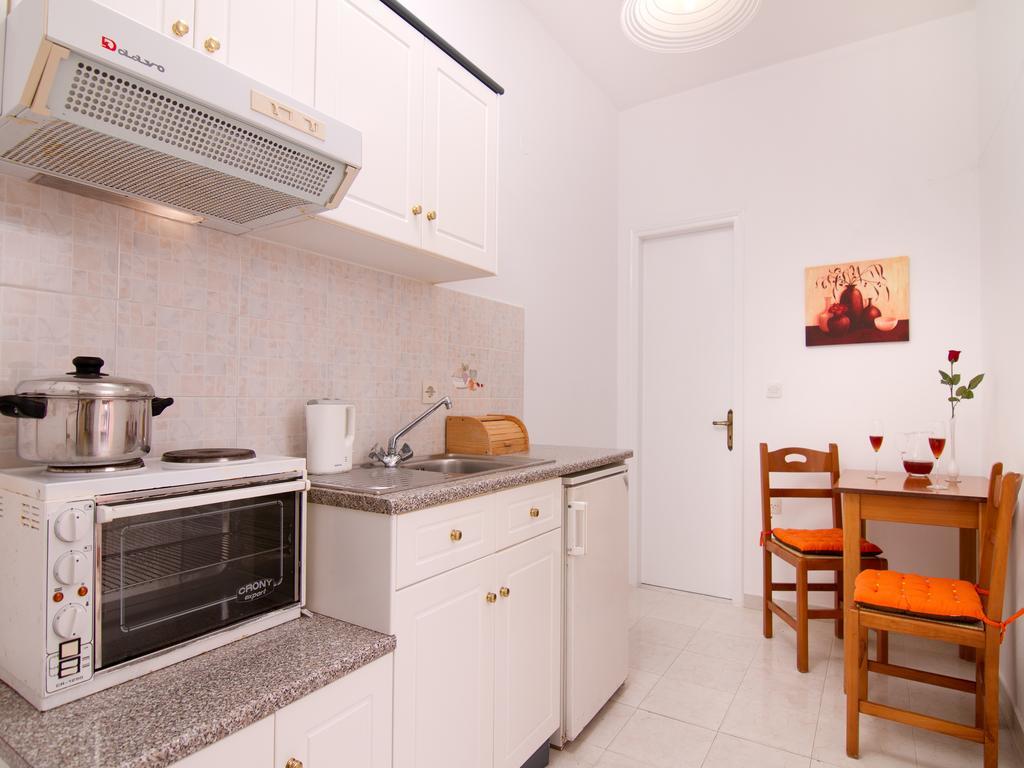 Evergreen Apartments Агиос Гордиос Стая снимка